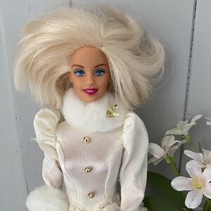1966 Mattel Barbie Doll Dancer with thick blonde short hair elegant